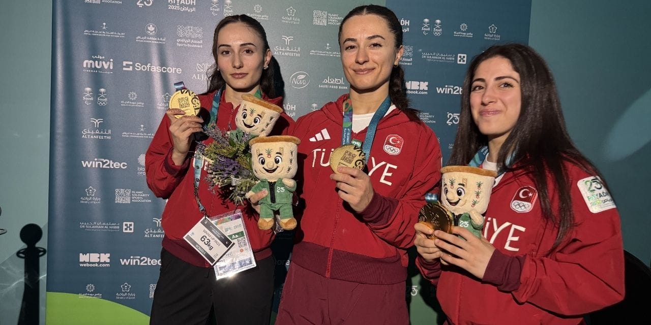 Madalyalarını Atatürk'e armağan ettiler