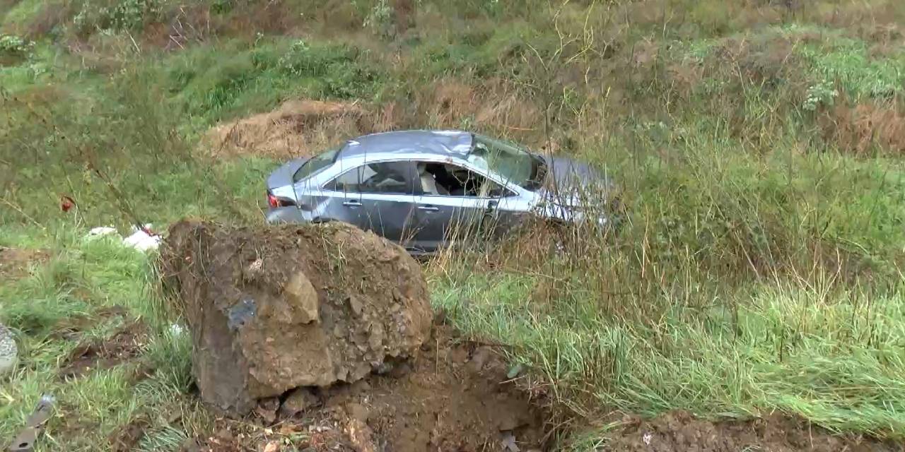 Beşiktaş'ta bir araç şarampole yuvarlandı!