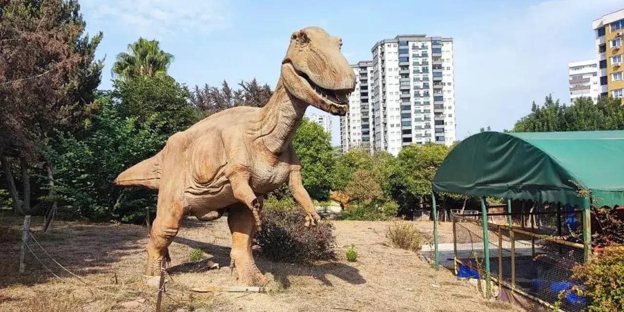 Dinozorlar Adana'da da çürümeye terk edildi