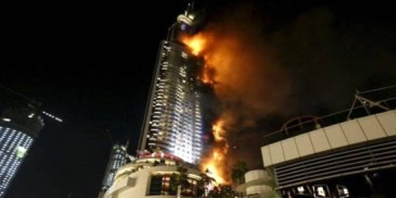 Dubai'de 63 katlı gökdelende yangın çıktı