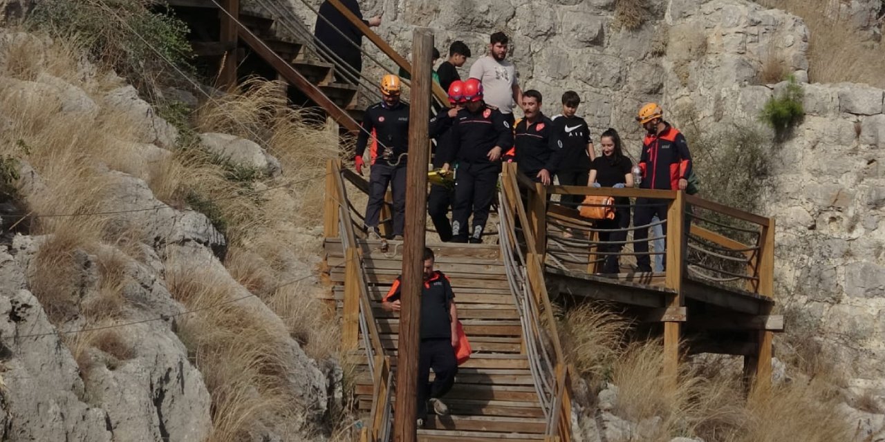 Kayalık bölgeden düşen 9 yaşındaki Ezgi için ekipler seferber oldu