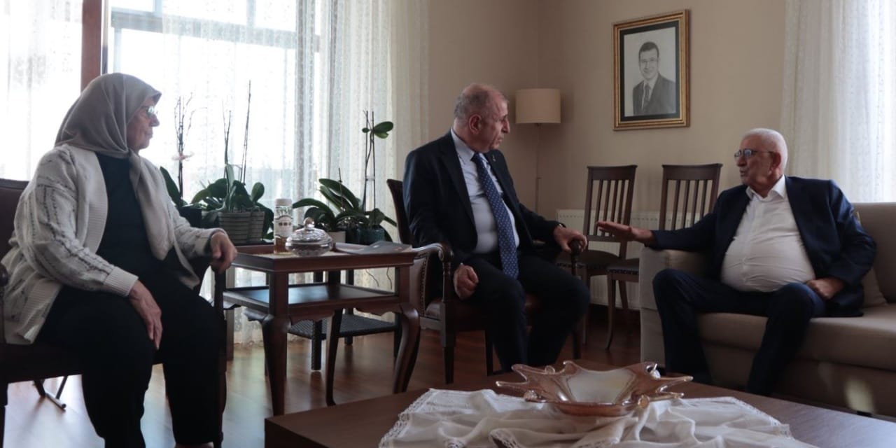 Ümit Özdağ İmamoğlu'nun anne babasını ziyaret etti