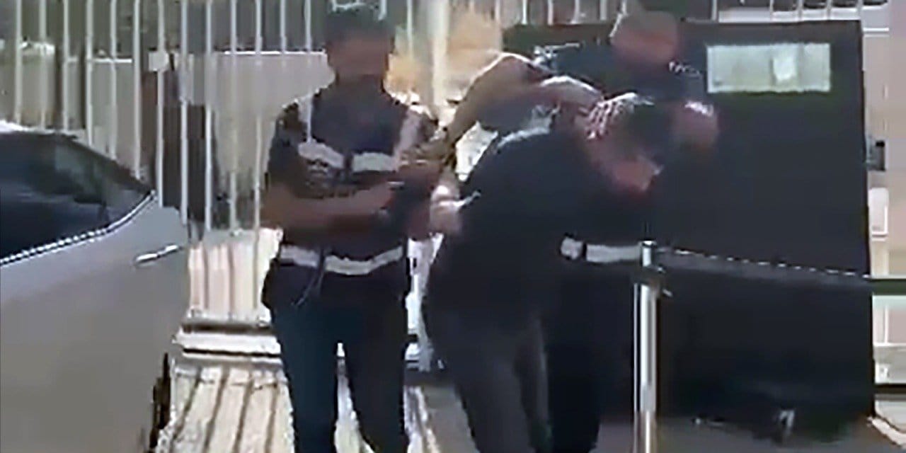 Telefonda küfürleşme cinayetle bitti