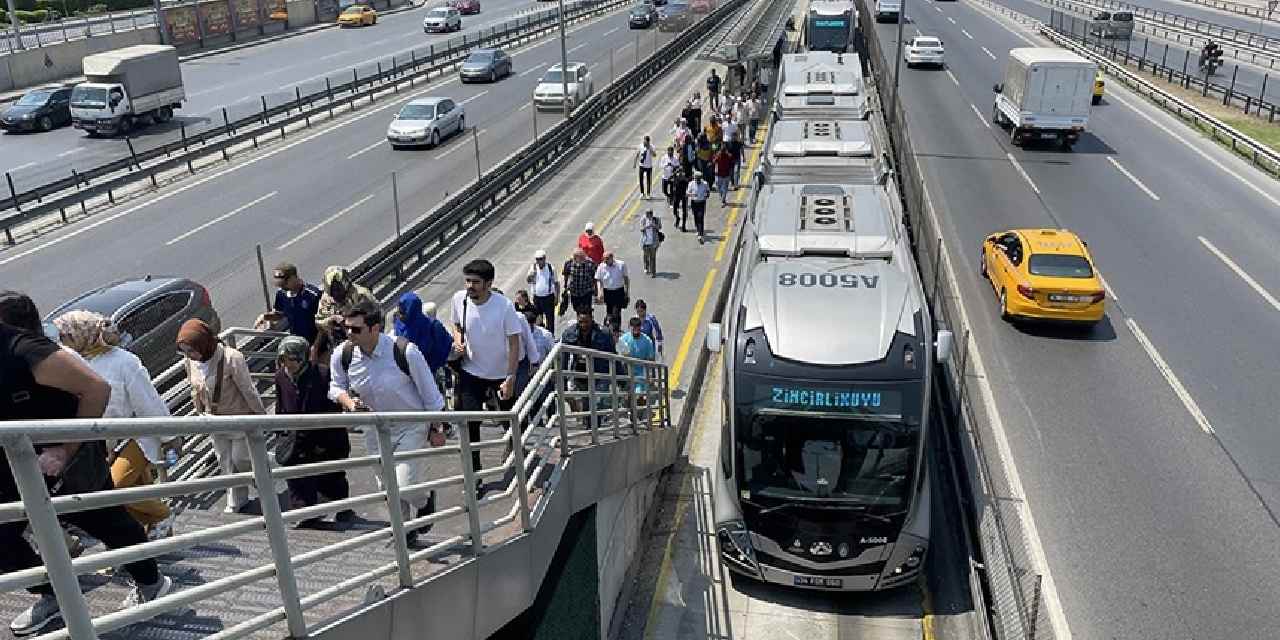İstanbullular dikkat: Metrobüs güzergahı değişiyor