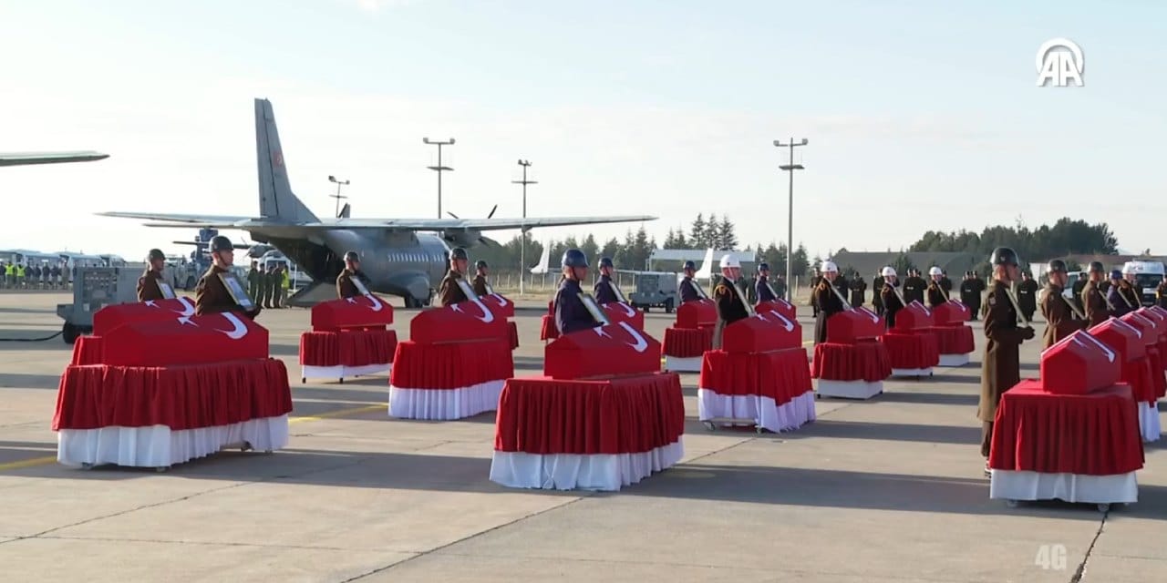 20 vatan evladına veda... Şehitlerimiz için ilk tören Ankara'da