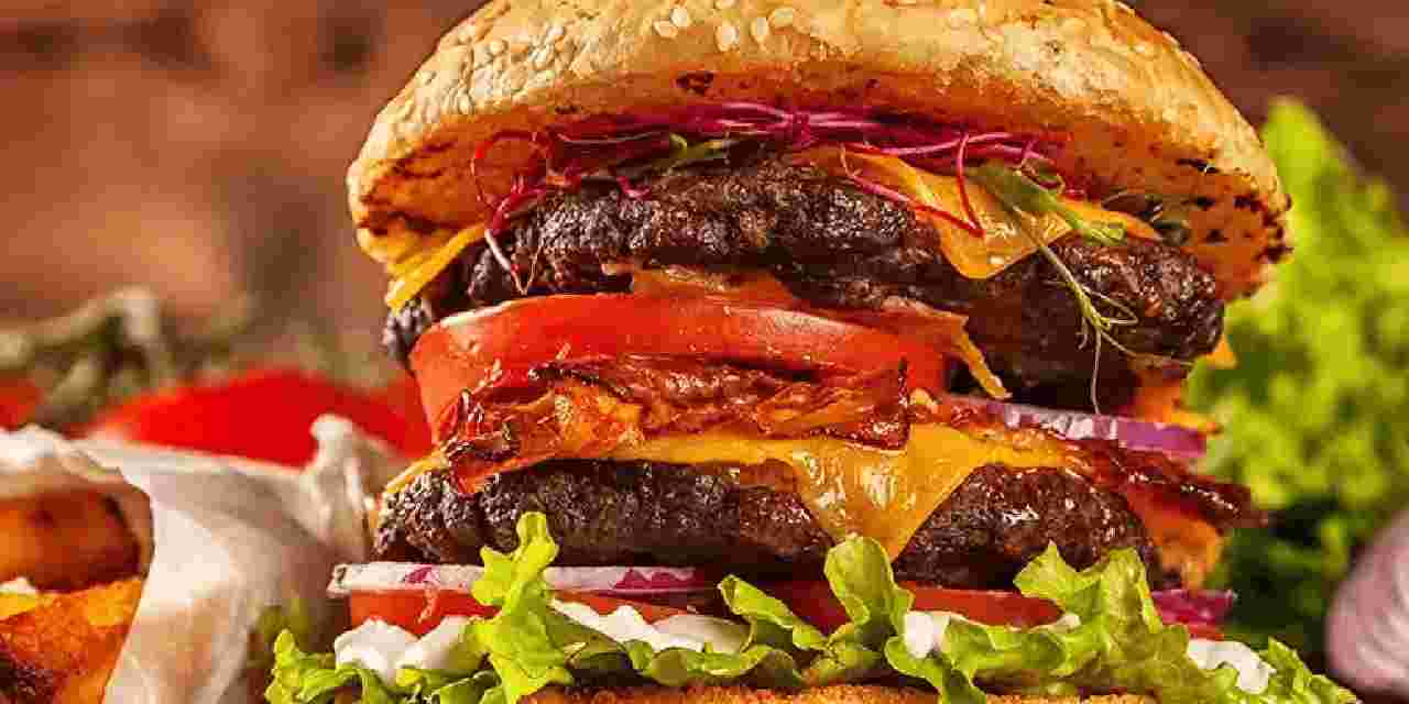 Şaka felakete dönüştü: Hamburgeri bütün olarak yuttu, yoğun bakımda yaşam mücadelesi veriyor