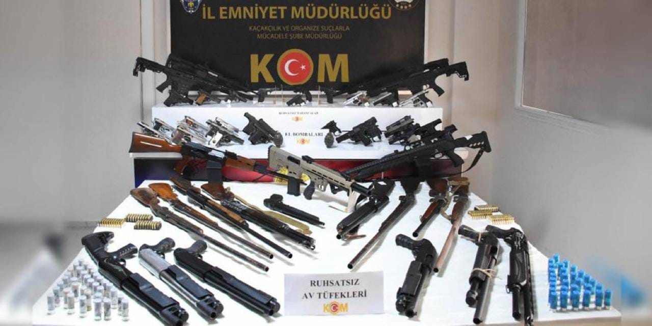 Sosyal medyada örgütlenmişler! Kaçak silah tacirlerine operasyon: 48 kişiden sadece 9'u tutuklandı