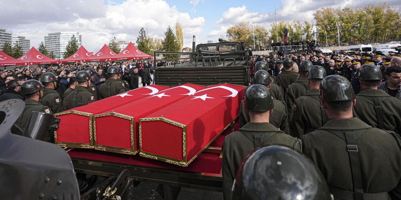 Aynı acıda ayrım mı olur? Şehit uğurlamalarında altın varaklı protokol 'farkı'