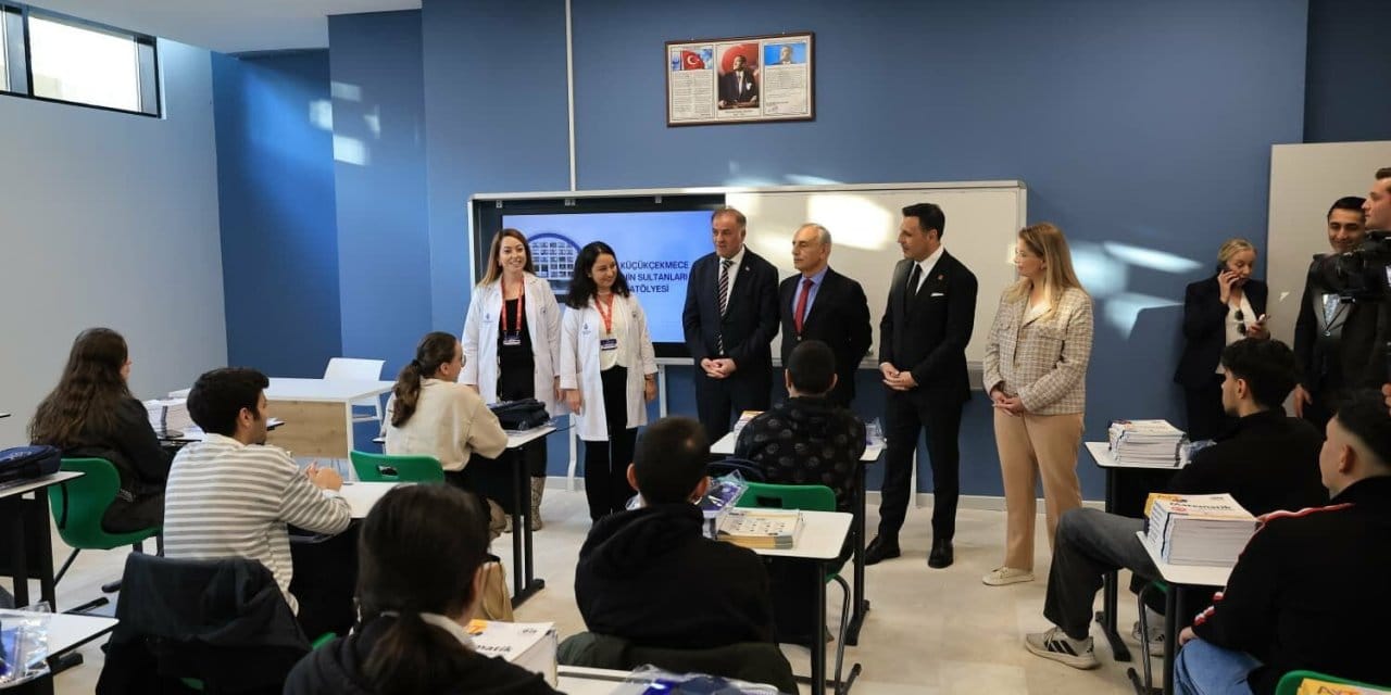 İBB’nin Filenin Sultanları Gençlik Merkezi açıldı: Gençlere yatırım, geleceğe yatırımdır