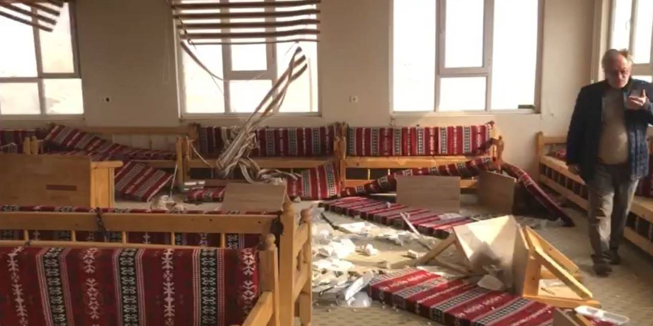 Acıyı hiçe saydılar saygılar unuttular: Taziye evine çirkin saldırı!