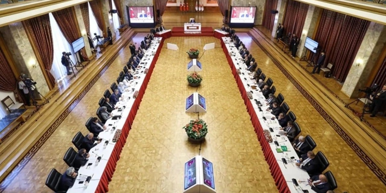 Mehmet Uçum 'PKK'lıların geri dönüşü' için Şeyh Said ayaklanmasına katılıp firar edenleri örnek gösterdi