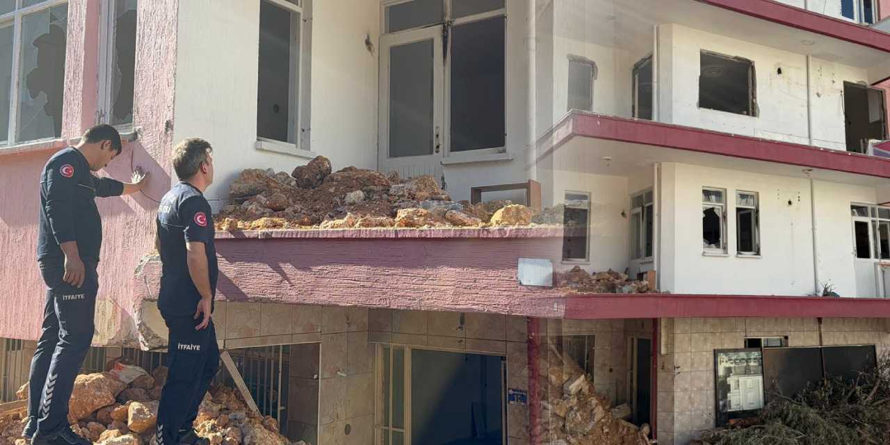 İtfaiye metruk binadaki yangına müdahale ederken erkek cesedi buldu!