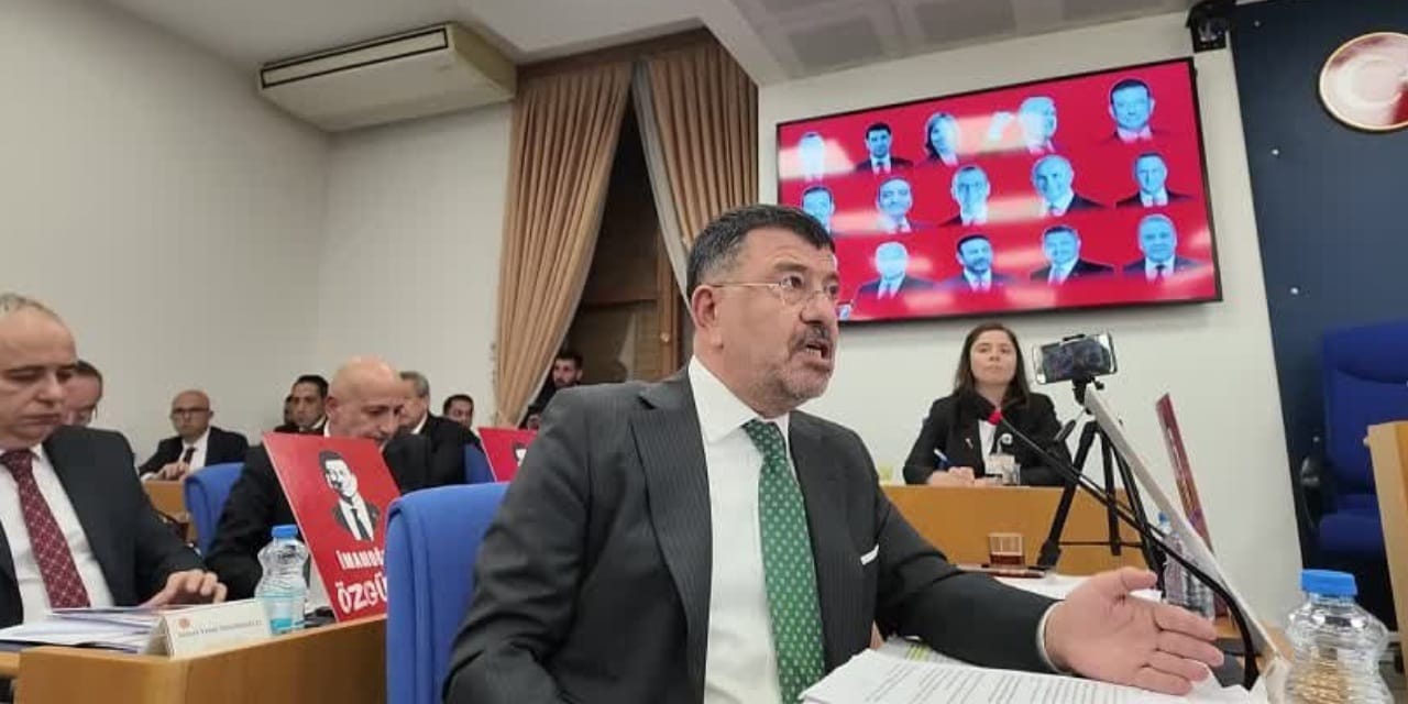 CHP'li Veli Ağbaba: Öcalan ile görüşüp İmamoğlu'na savaş açıyorsunuz