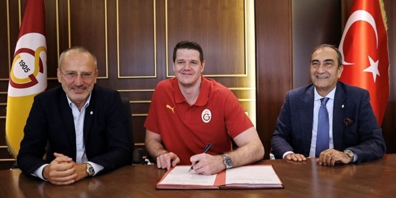Galatasaray'da Enes Bulut, Le Manning ve Mete Sarı imzaladı