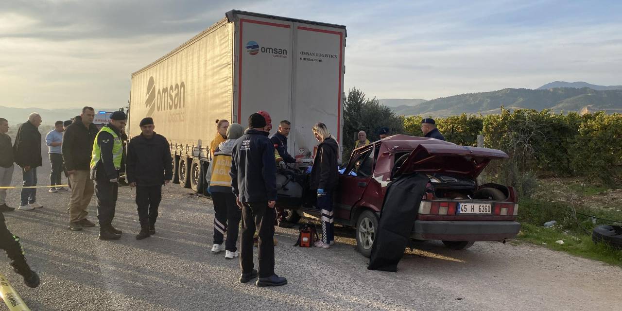 Park halindeki TIR'a arkadan çarpan belediye işçisi hayatını kaybetti