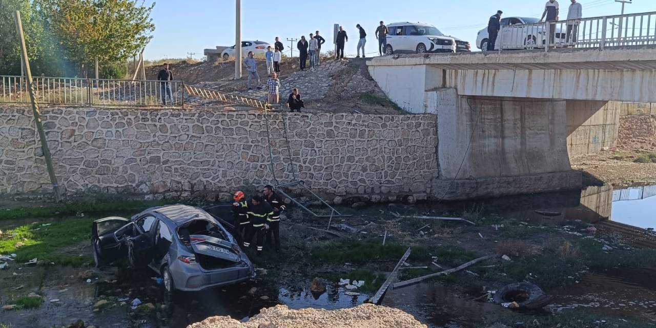 Mardin'de kontrolden çıkan otomobil dere yatağına uçtu: 3 yaralı