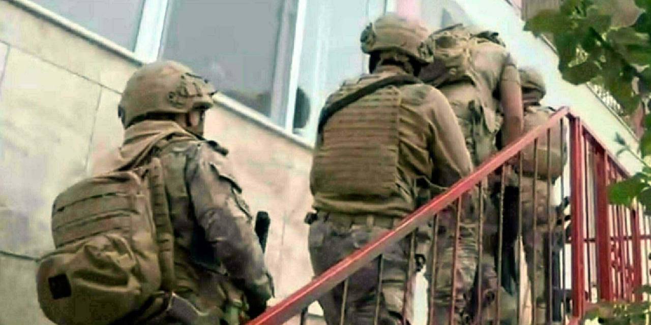İzmir merkezli ByLock operasyonu: 9 FETÖ şüphelisi yakalandı