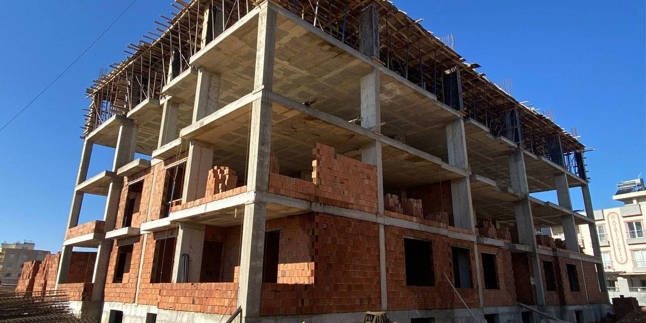 Mardin'de iş cinayeti! İnşaattan düşen işçi yaşamını yitirdi: 3 kişiye ev hapsi!