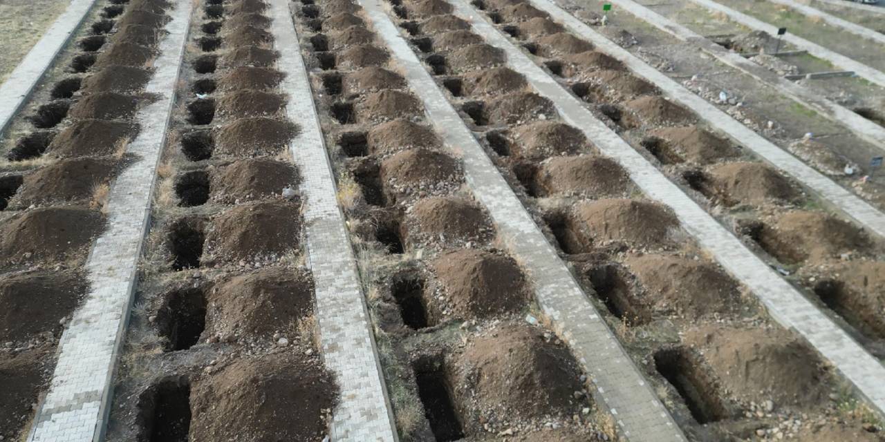 Erzurum'da apar topar kazılan 500 mezarın sebebi belli oldu!