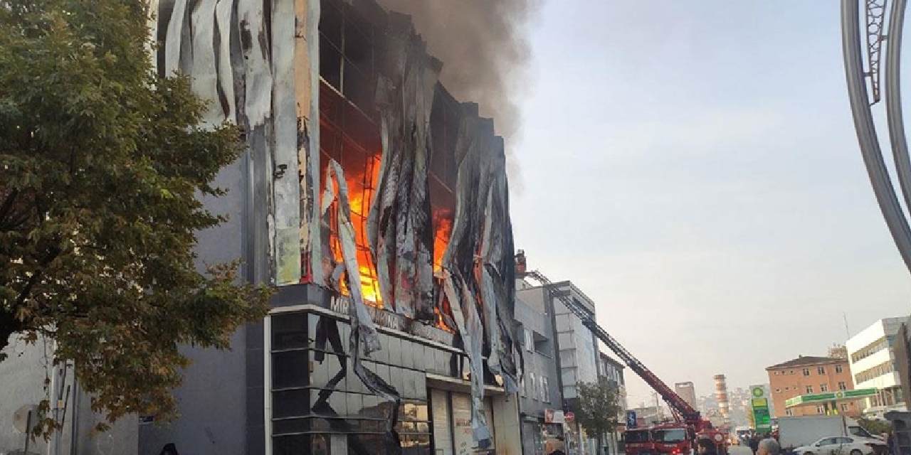 2'si çocuk 7 kişiye mezar olan parfüm fabrikası yıkılıyor