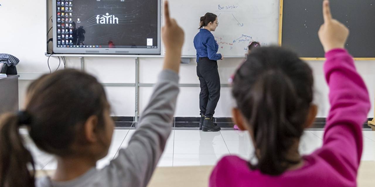 Öğretmenlere verilen hediye çeki pes dedirtti!