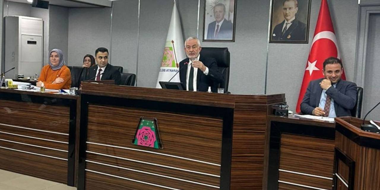 Isparta Belediye Meclisi'nde 'Aziz İhsan Aktaş' tartışması