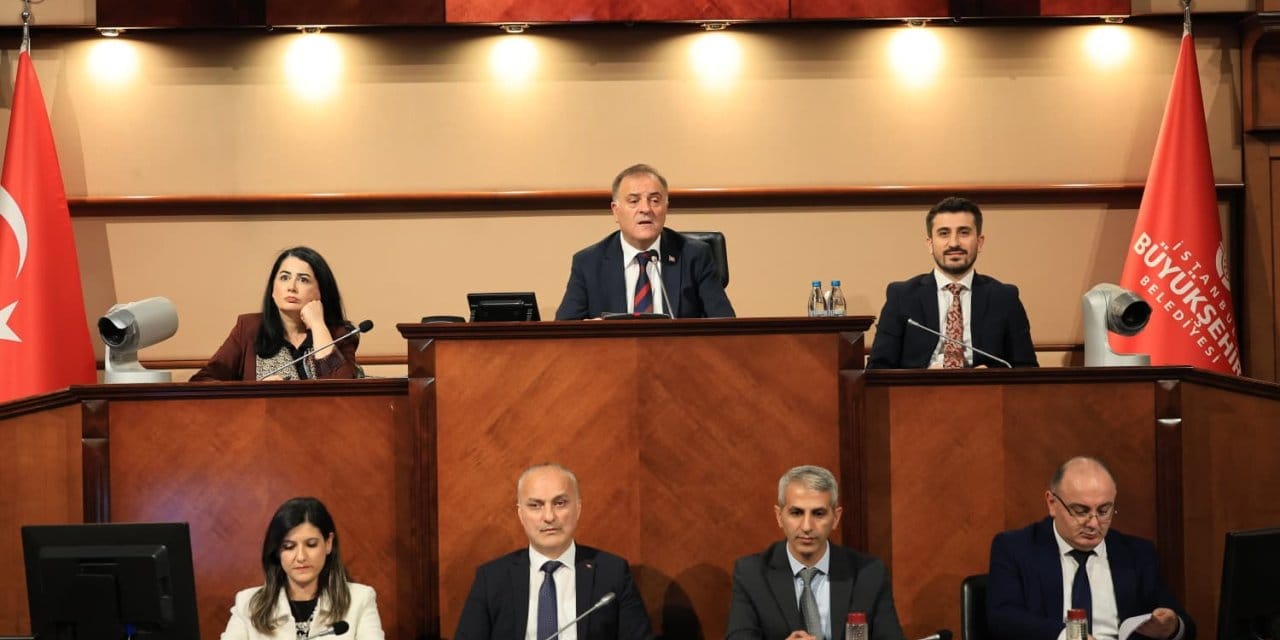 İBB'nin 2026 bütçe sunumu İmamoğlu olmadan gerçekleşti! "Bu başarı hücrelerde tutulan arkadaşlarımızın başarısıdır"