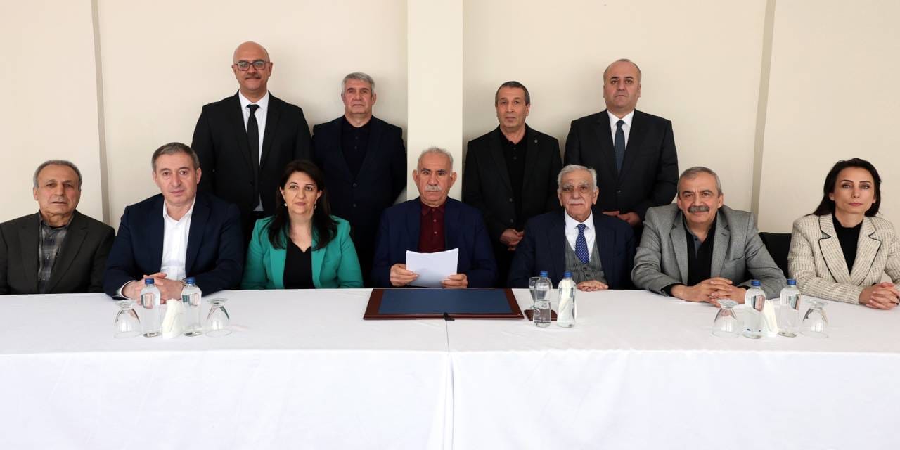 Davutoğlu:  Öcalan SEGBİS ile tüm komisyona hitap etmeli