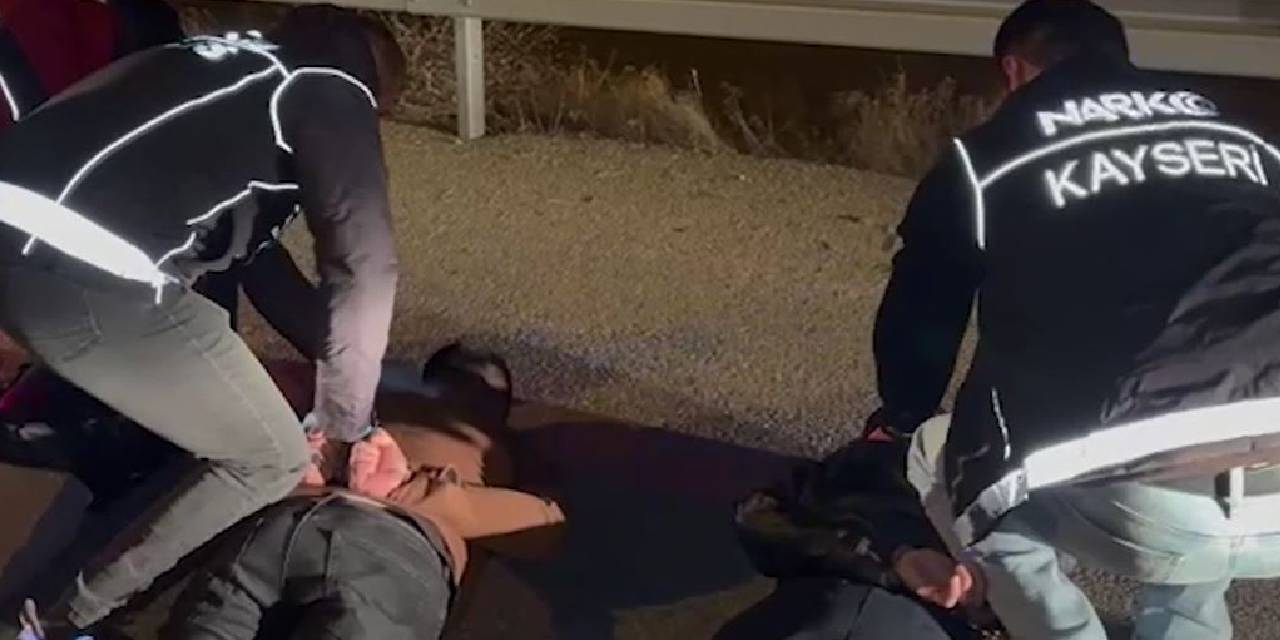 Üzerlerinde 1 kilo uyuşturucu ile yakalandılar!