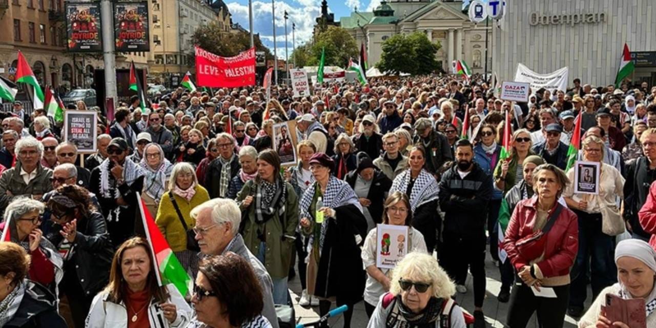 İsveç'te İsrail'in ateşkese rağmen devam eden saldırıları protesto edildi