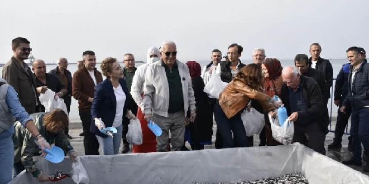 Tonlarcası bedava dağıtıldı: Uzun kuyruklar oluştu