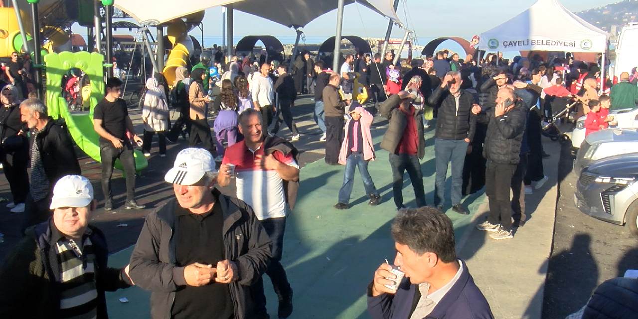 İki ton hamsi iki saatte tüketildi