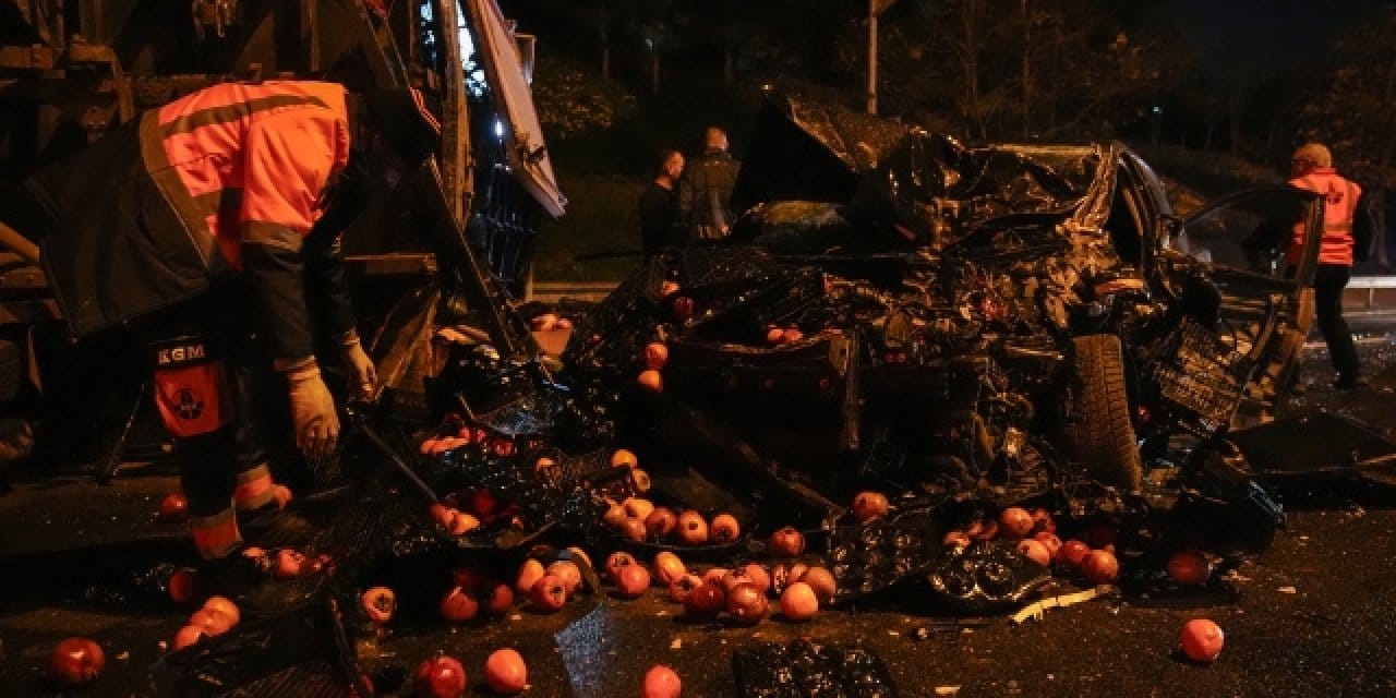 TEM'de sabah kazası! Trafik kilitlendi: 2 yaralı