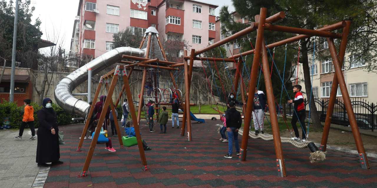 Bağcılar'da 5 çocuk parkta elektrik akımına kapıldı