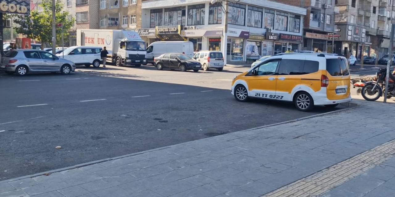 Diyarbakır'da taksi durağına silahlı saldırı: 1 ölü