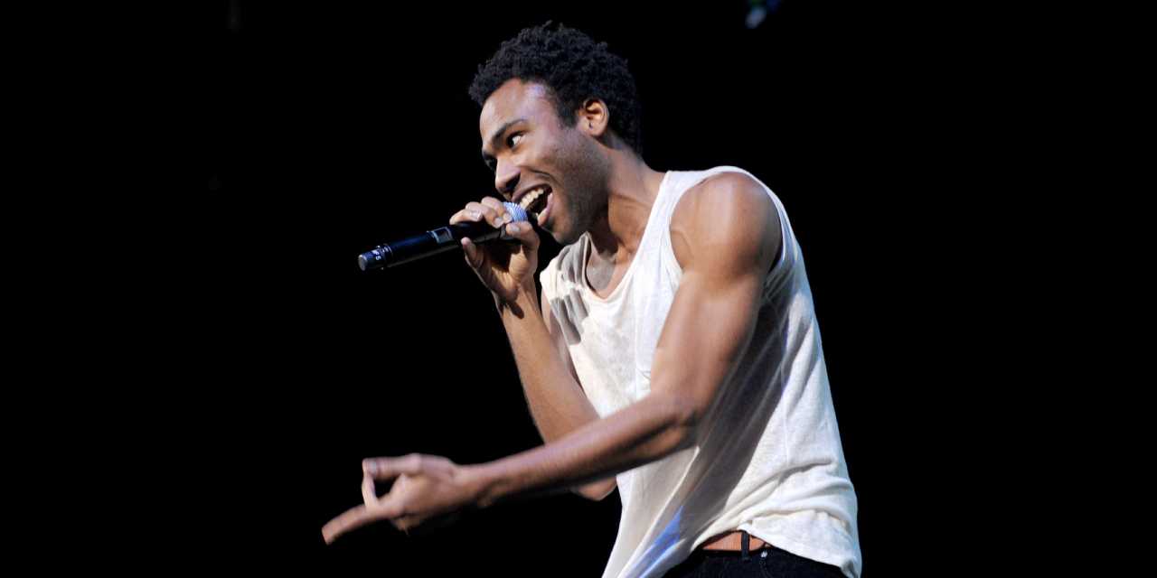 Ünlü şarkıcı sahnede felç geçirdiğini açıkladı