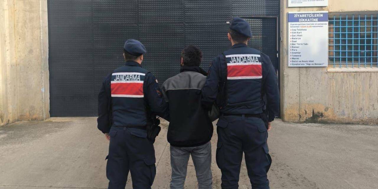 10 yıl 5 ay hapisle aranıyordu: Yatağın altında yakalandı