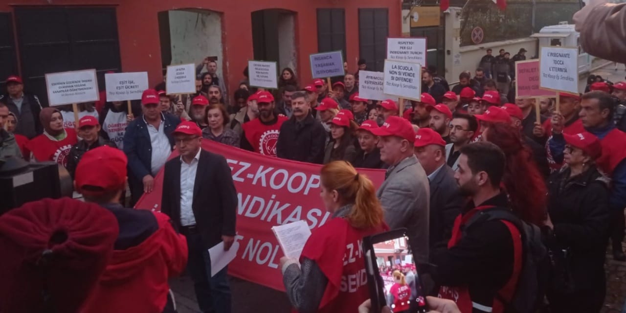 Özel İtalyan Lisesi öğretmenlerinden “eşit işe eşit ücret” eylemi