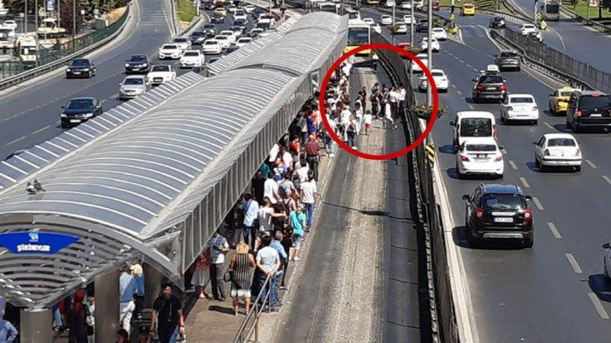 Bayram günü korkunç kaza! Metrobüsün altında kaldı