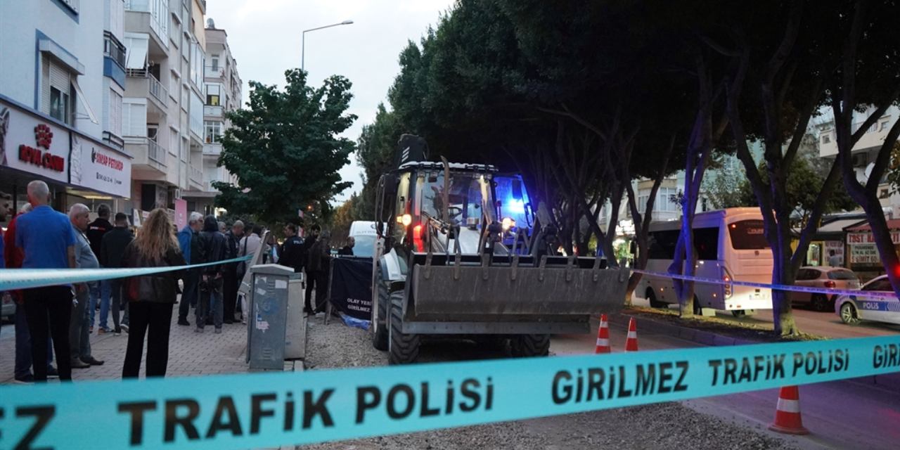 Ekmek almaya gidiyordu... Geri gelen kepçeden kaçamadı