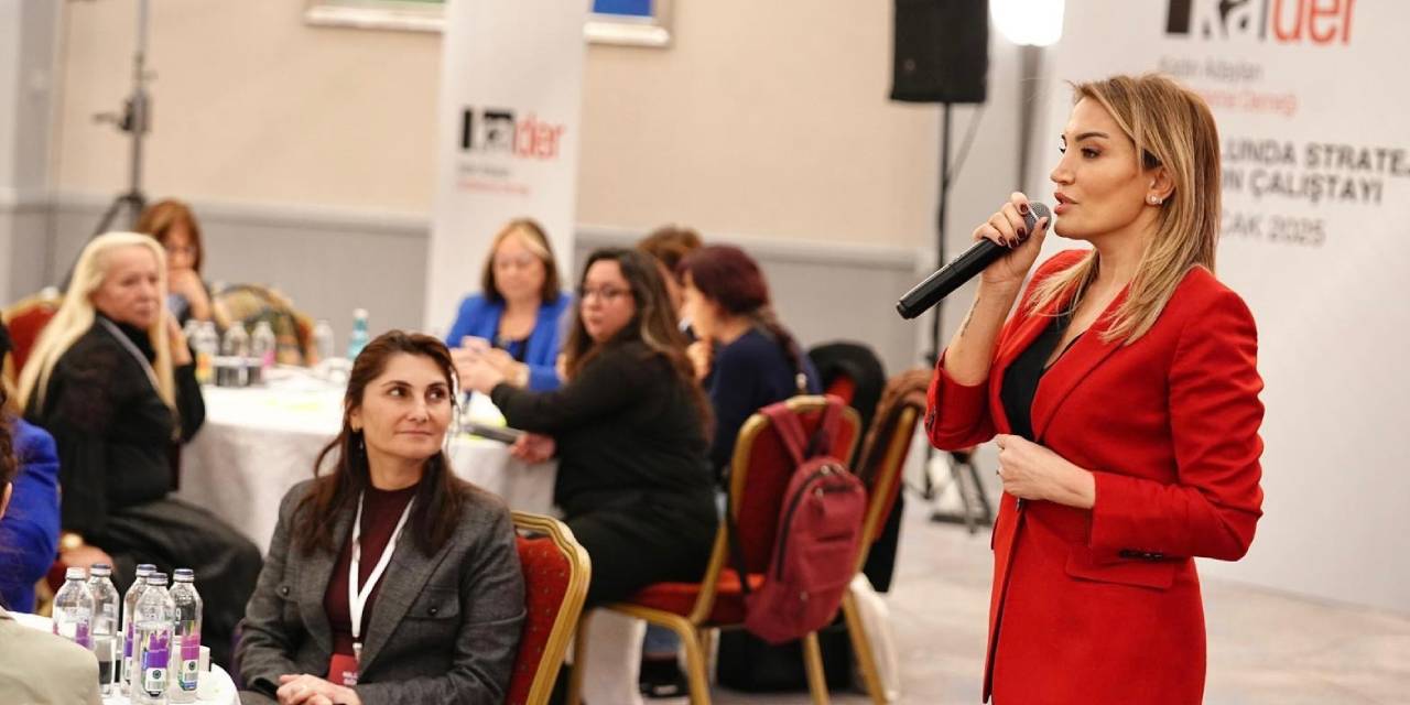 KA.DER'den 25 Kasım açıklaması: Siyasette kadına yönelik şiddet, demokrasiye yönelik bir müdahaledir