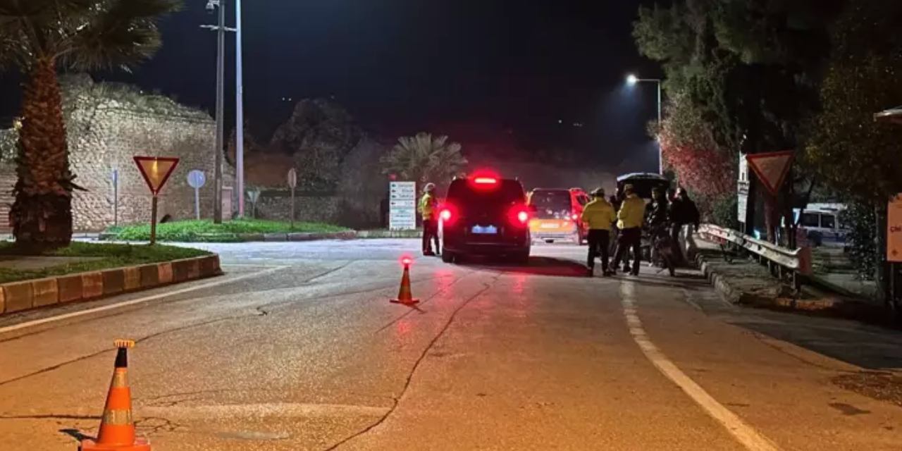 Tarihi ziyaret öncesi İznik'te güvenlik önlemleri had safhaya çıkarıldı! Tek tek inceliyorlar