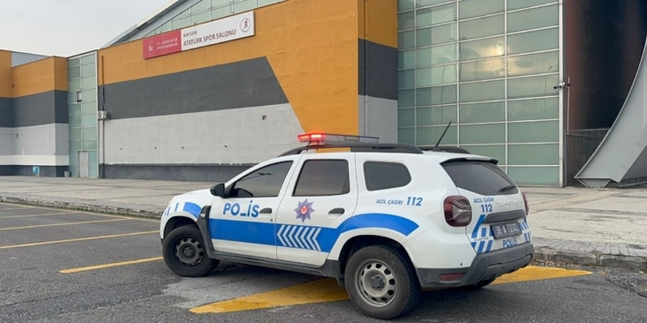 Voleybol turnuvası kana bulandı: Liselilerin bıçaklı kavgasında 3 yaralı