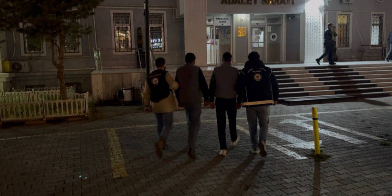 Ağrı'da metruk evde 14 düzensiz göçmen yakalandı