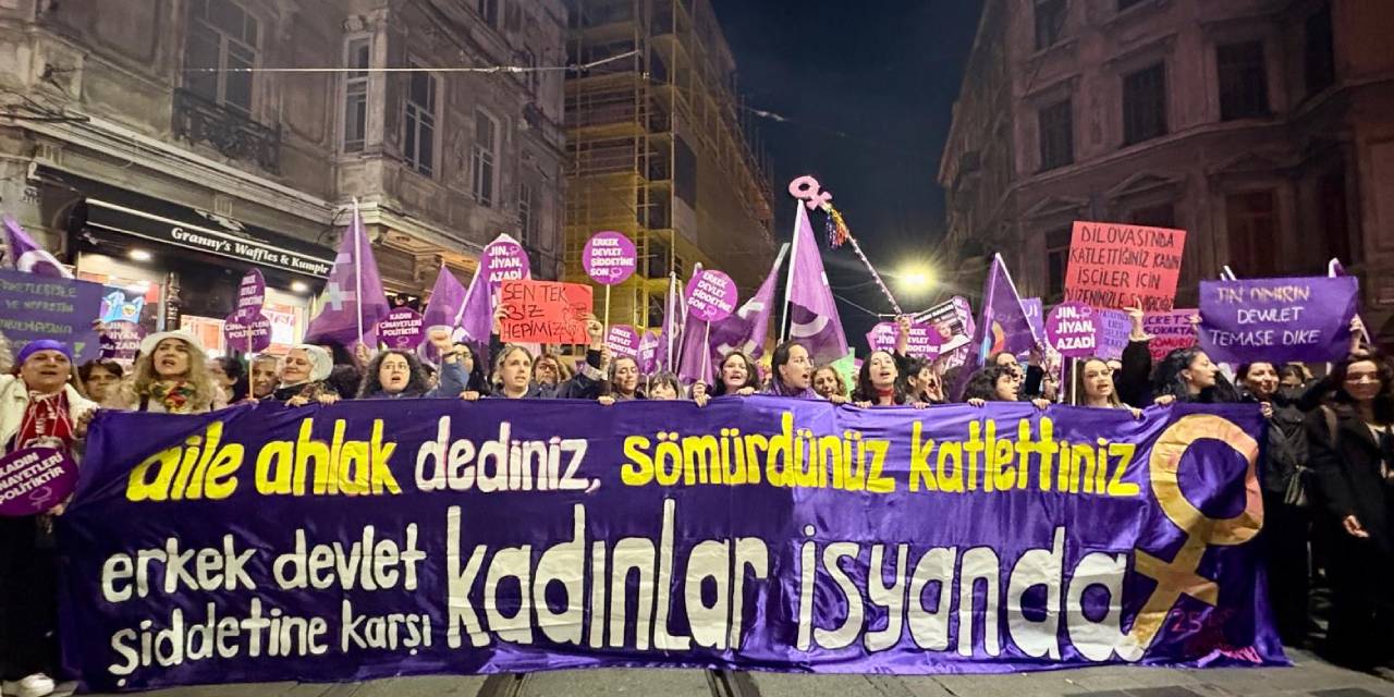 Kadınlara Taksim engeli! Valiliğin ardından bir yasak da kaymakamlıktan: İstiklal'de barikattan set çekildi