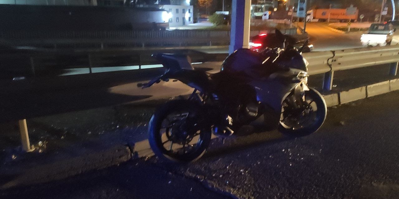 Motosiklet tır sürücüsüne çarptı: Kurtulan olmadı...
