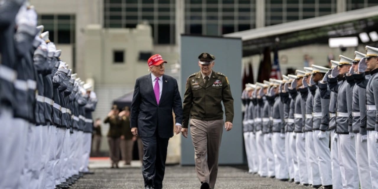 Trump'tan flaş Venezuela açıklaması: Gerekirse zor yoldan hallederiz