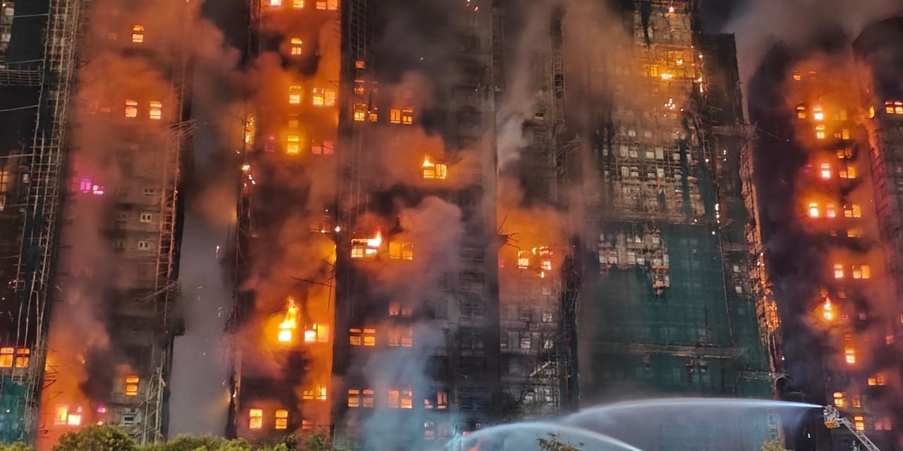 Hong Kong'ta cehennemi aratmayan görüntüler! Çok sayıda kişi yangında öldü