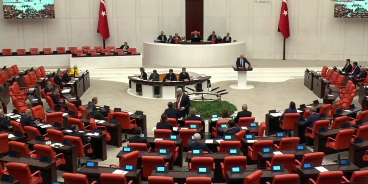 Yeni Yol'un asgari ücret ile ilgili önergesi AKP-MHP oylarıyla reddeldi