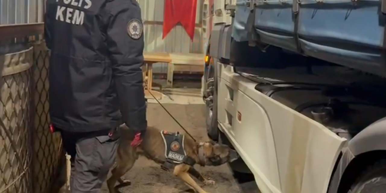 Yakıt deposunda yüzlerce kilo likit metamfetamin ele geçirildi